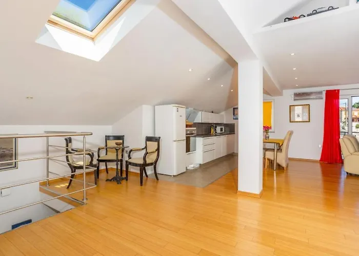 Marijana By Guide * Breza